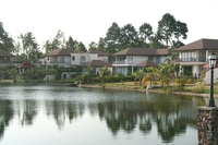 Phoenix Lakeside Pool Villas